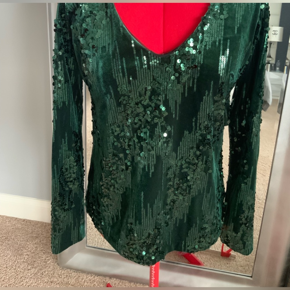 Alexia Admor green velvet cold-shoulder blouse